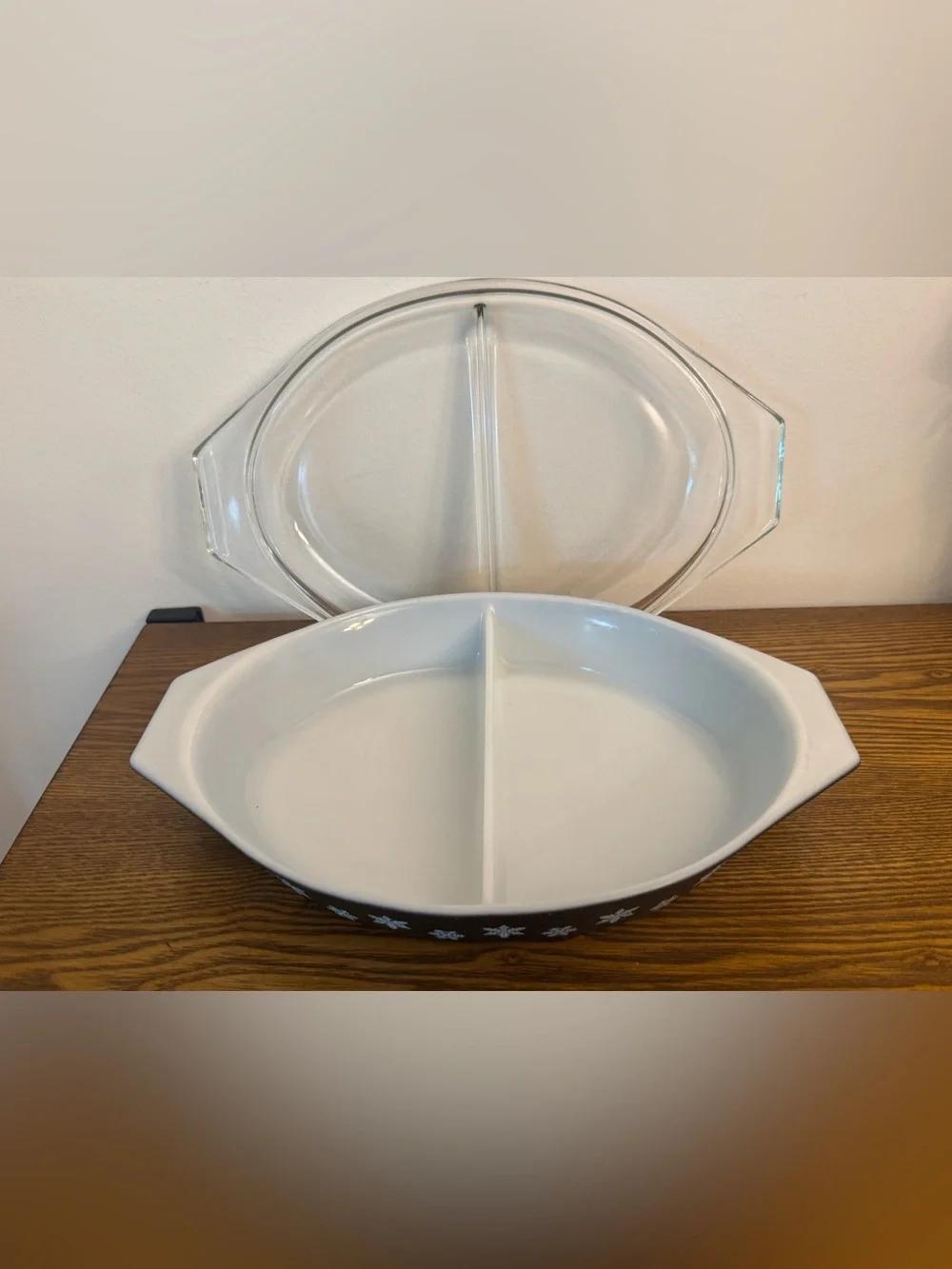 Vintage Pyrex Charcoal Black Snowflake Divided Casserole Dish 1.5 Qt w/ Lid GUC